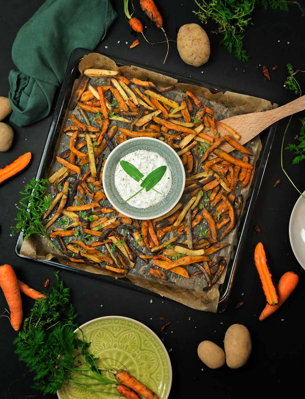 Wurzelgemüse-Pommes mit Sauerampfer-Dip • www.herbal-hunter.de